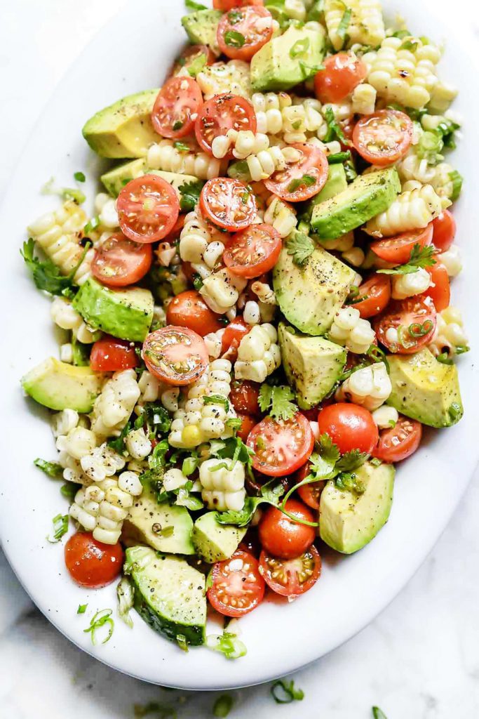 Рецепт салата с роменом, авокадо и кукурузы: приготовление и польза для здоровья